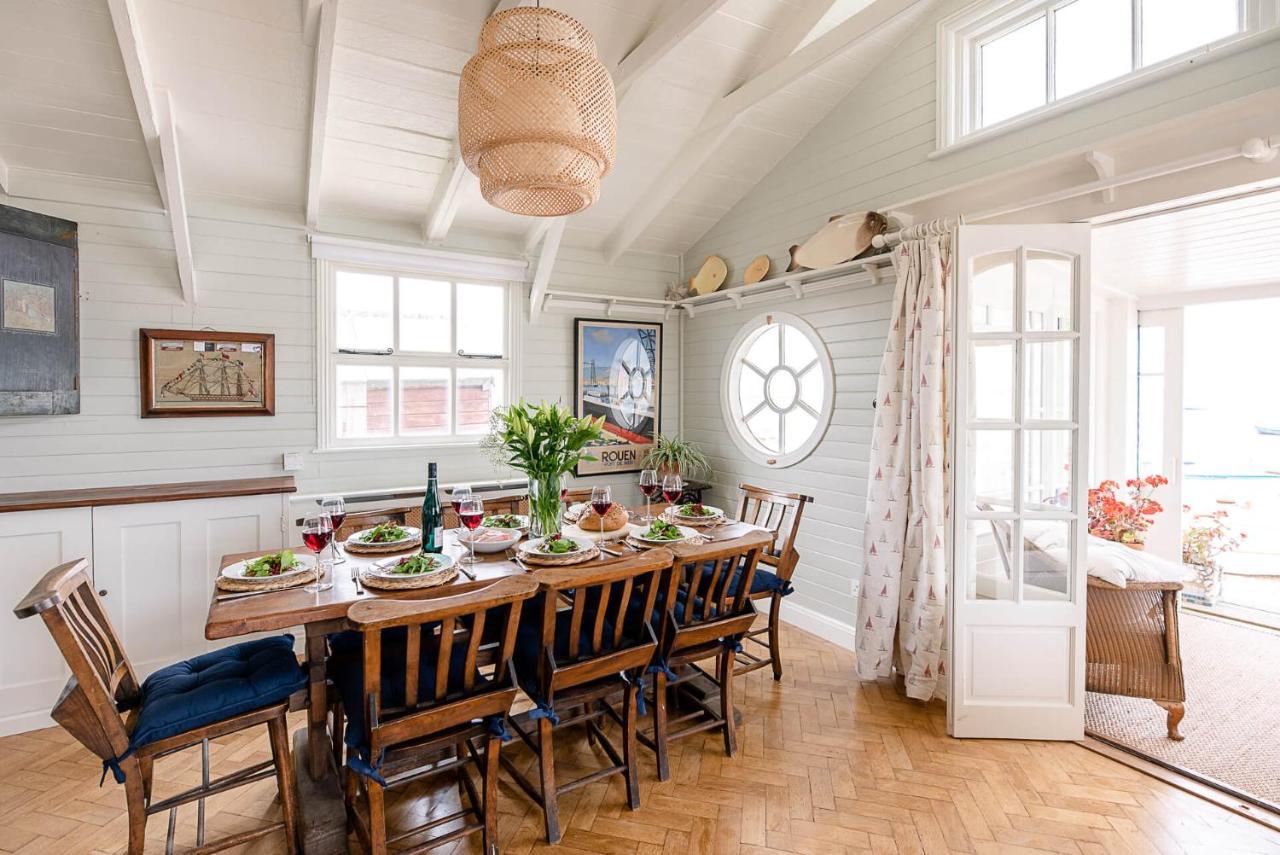 The Boathouse In Felixstowe Ferry - Stunning Waterfront Property Exterior photo