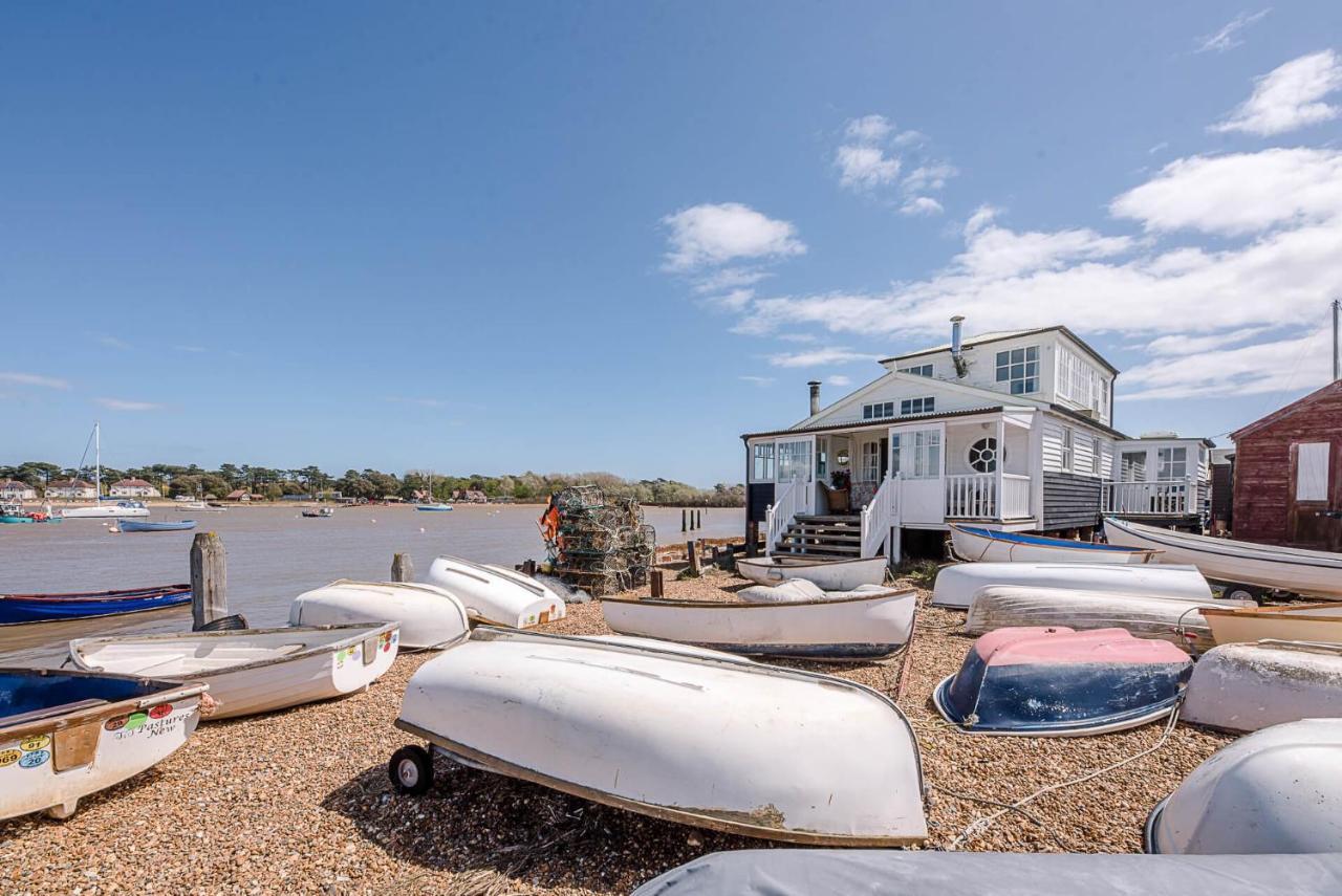 The Boathouse In Felixstowe Ferry - Stunning Waterfront Property Exterior photo